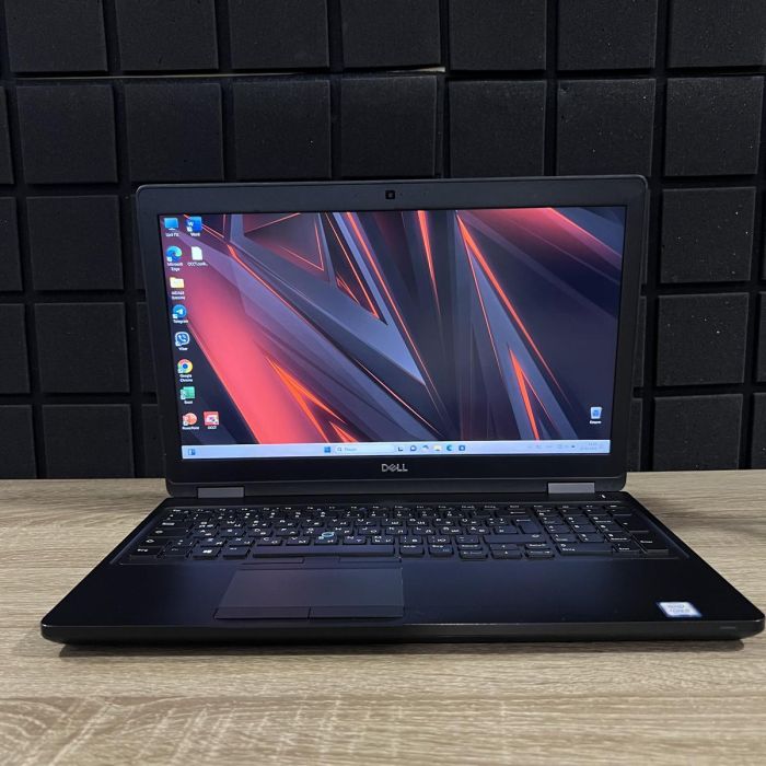 Ноутбук DELL Latitude 5590 i5-8350U/16GB/256SSD/MX130-2GB Б/В