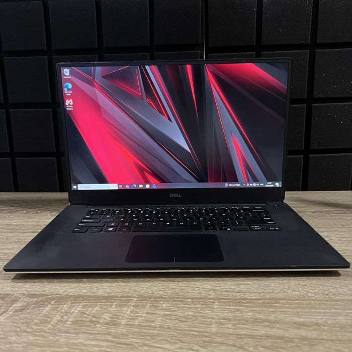 Ноутбук Dell Precision 5530 i7-8850H/16GB/1TbSSD/QuadroP1000-4GB Б/В