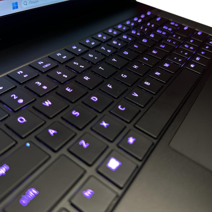 Ноутбук Razer Blade 15 i7-9750H 8Gb 1Tb SSD Nvidia RTX2070-8Gb Б/В