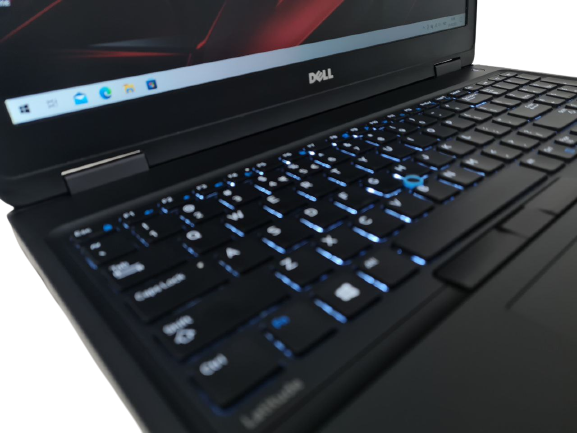 Ноутбук Dell E5580 i5-6300U 256Gb SSD 8Gb Intel HD Graphics Б/В