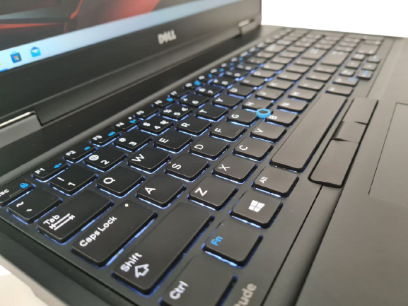 Ноутбук Dell E5580 i5-6300U 8Gb 256 Gb SSD Intel HD Graphics Б/В