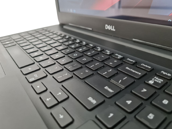 Сенсорний ноутбук Dell Latitude 3590 I5-8250U 4Gb 128SSD Intel HD