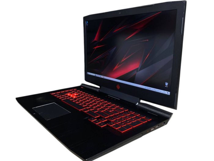 ноутбук HP Omen 17.3 i7-7700HQ 16Gb 240SSD 750HDD GTX1070 Б/В