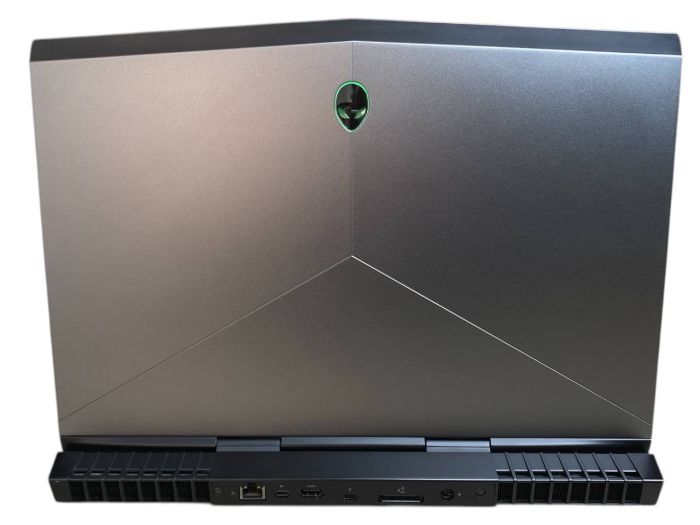 Ноутбук Dell Alienware 15 R3  I7-7700HQ 16GB 1 TB HDD 250 GB SSD GTX 1070 Б/В