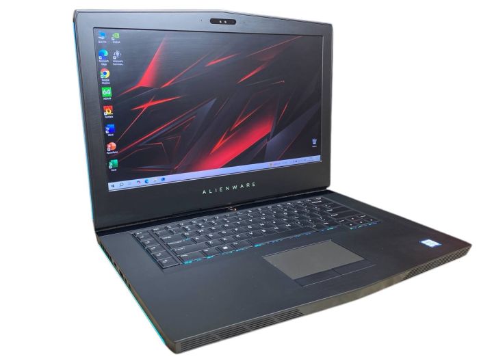 Ноутбук Dell Alienware 15 R3  I7-7700HQ 16GB 1 TB HDD 250 GB SSD GTX 1070 Б/В