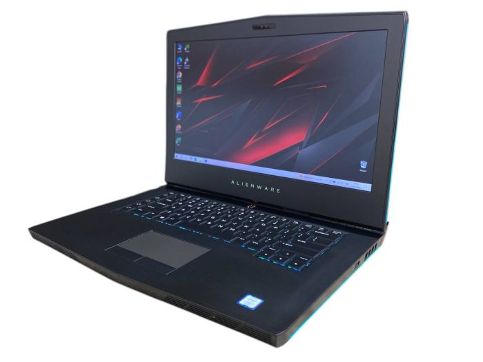 Ноутбук Dell Alienware 15 R3  I7-7700HQ 16GB 1 TB HDD 250 GB SSD GTX 1070 Б/В