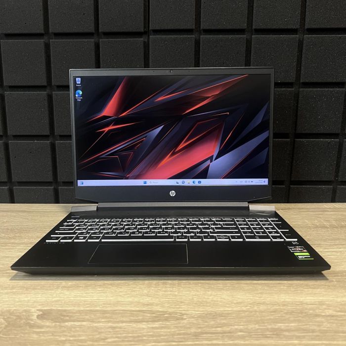 Ноутбук HP Pavilion 15 Ryzen 5 3550H/16GB/240SSD/GTX1650-4GB Б/В