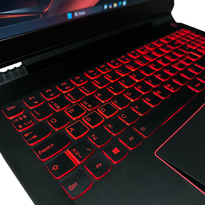 Ноутбук Lenovo Legion Y520 i5-7300HQ/8GB/2Tb HDD/GTX1050-4GB Б/В